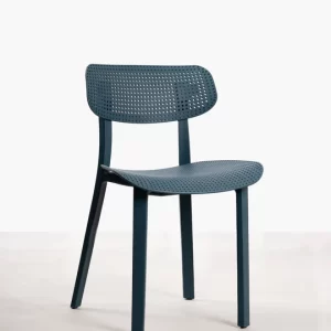 CHAISE REIKA